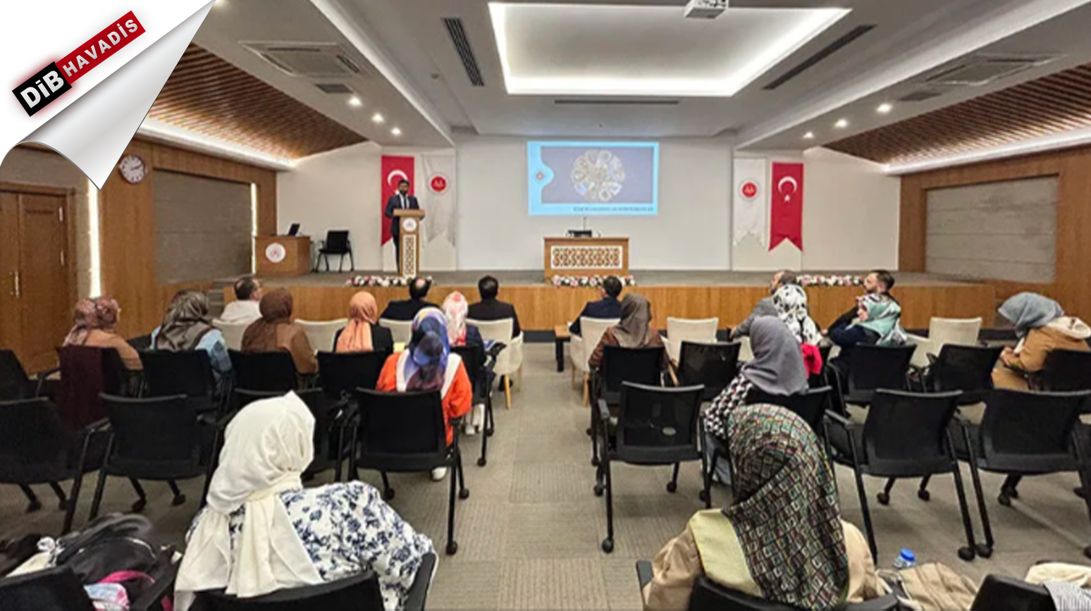 Diyanet'ten bir ilk: Kadın din görevlilerine Seyir ve Sahne Sanatları Kursu