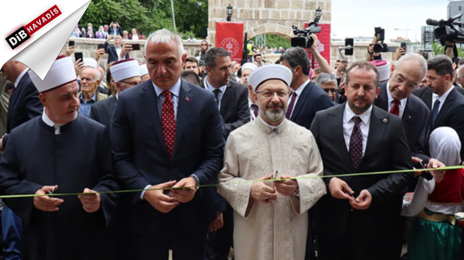 Erbaş: Arnaudiye Camii'ni tekrar ayağa kaldırmak hamd vesilesidir