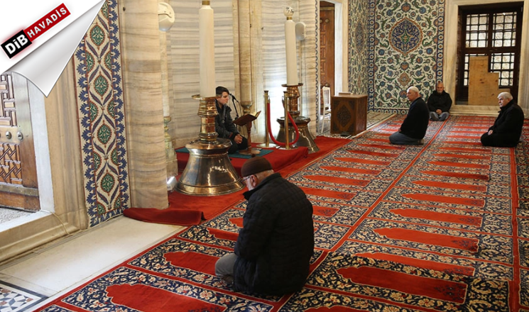 Mukabele geleneği Edirne'deki tarihi camilerde sürdürülüyor