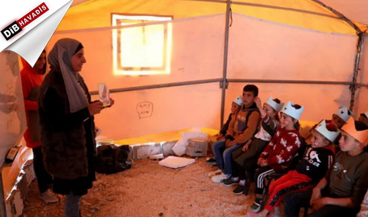 Filistinli öğretmenler, çadır sınıflarda eğitim veriyor